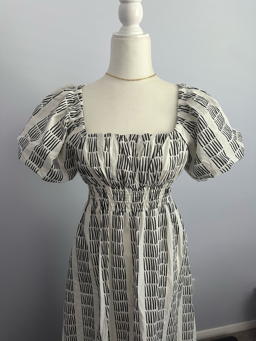 Anthropologie Maeve 100% Cotton Puff-Sleeve Smocked Midi Dress - Picture 3 of 16